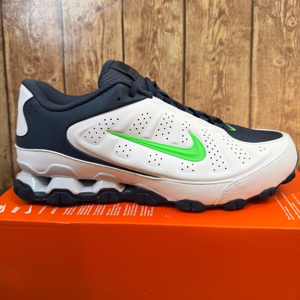 Nike Reax 8 NSW SL Sneakers Mens Size 10 White Green Strike Training Shoes